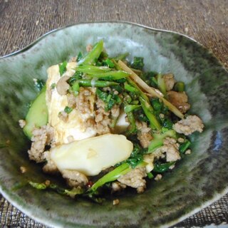 山ウドと豆腐とひき肉の醤油麹炒め